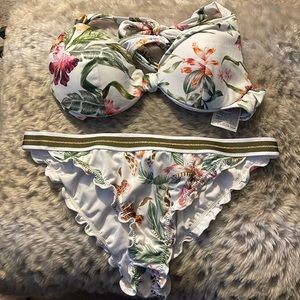 White & floral H&M  bikini top and bottom